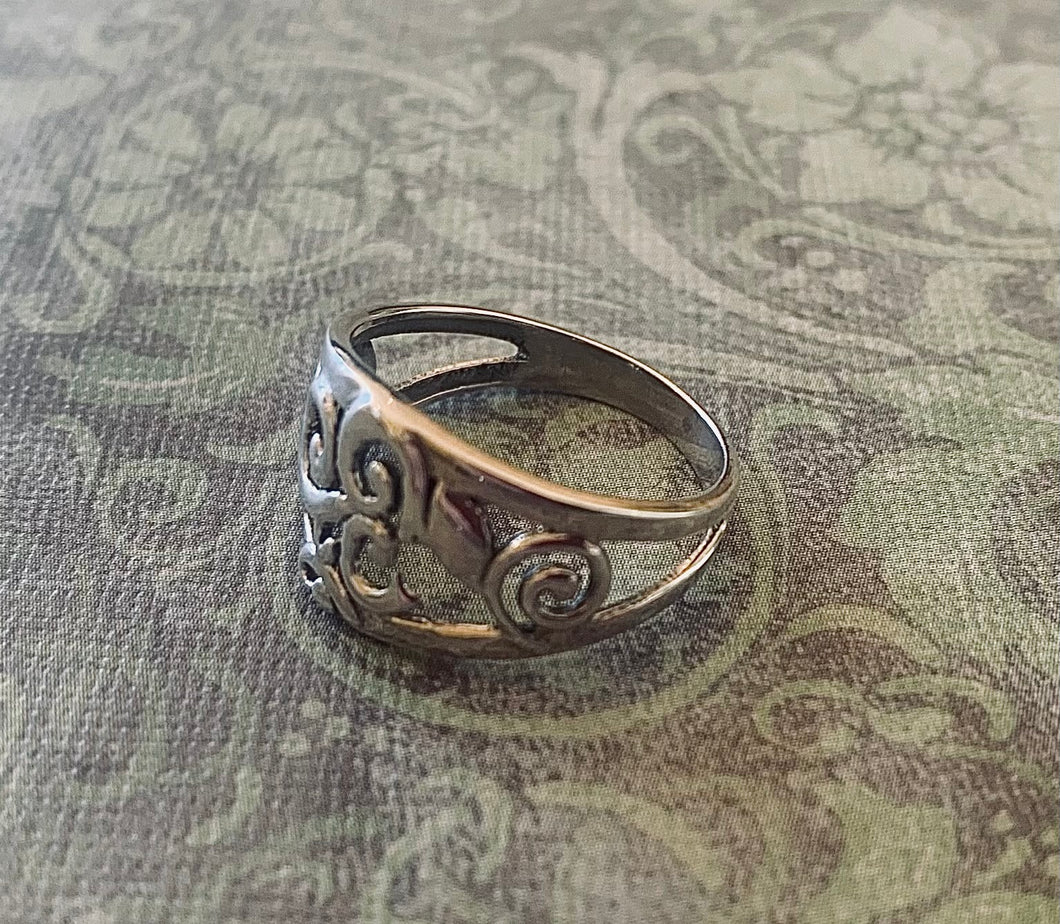 Nouveau Ring