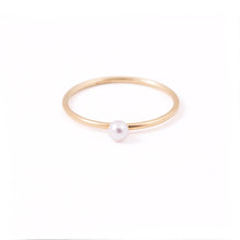 Mini Pearl Ring